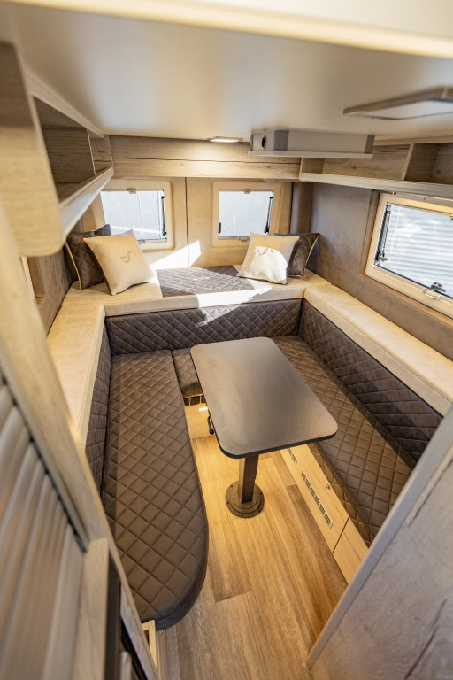 megamobil-wohnmobile-center-lounge-modelle-mega-lounge-680S